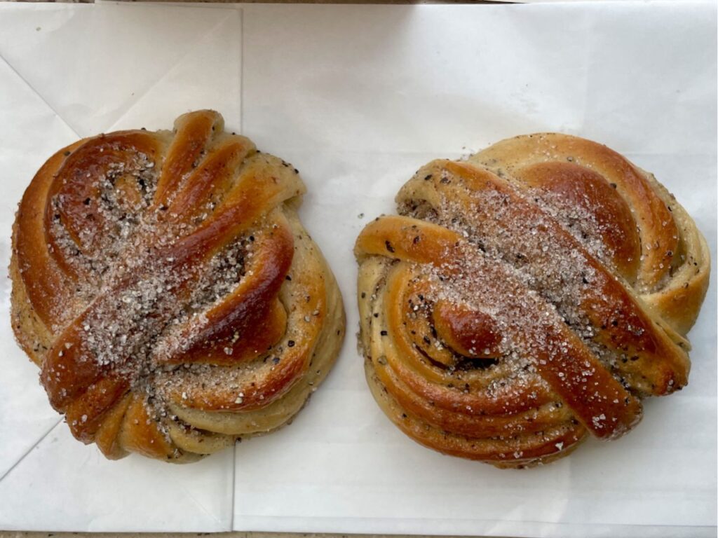 Kanelsnegle - Cinnamon buns at Juno the Bakery, Copenhagen