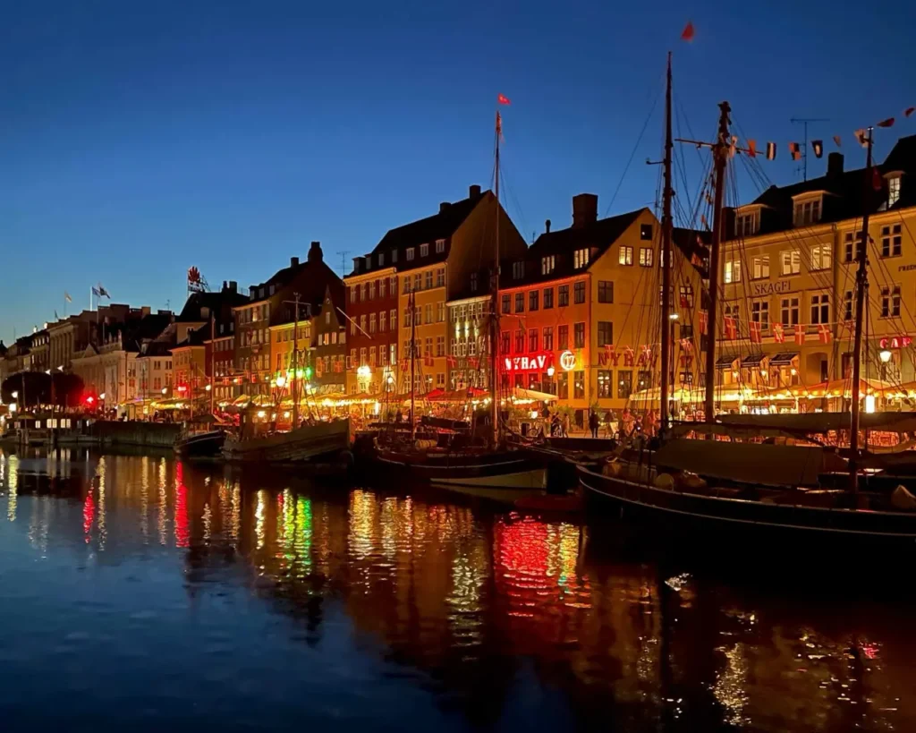 Nyhavn at night