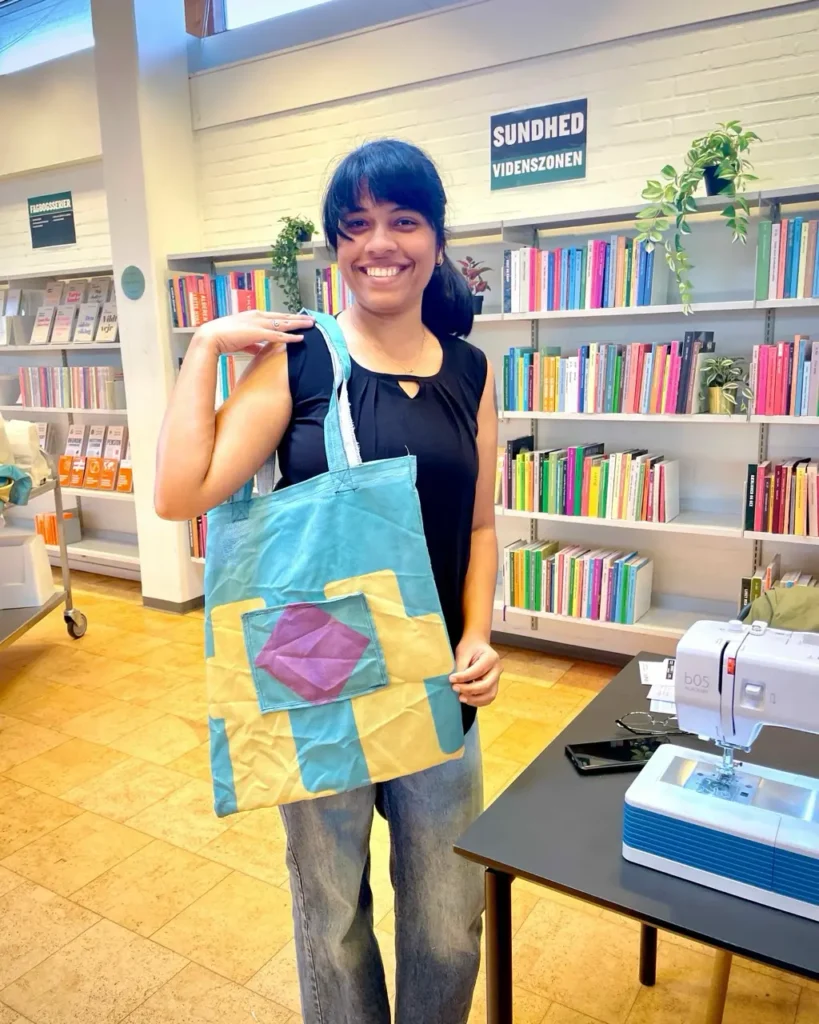 Workshop at library - sewing a bag out of posters