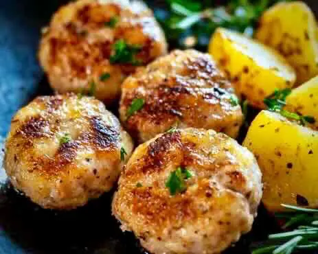 Frikadeller - fried pork with potato